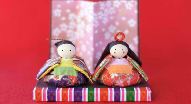 ひな祭りの由来は遊び 雛人形や桃の花を飾る理由は 情報整理の都